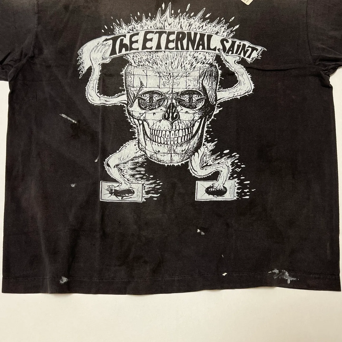 SAINT Mxxxxxx SS TEE/THE ETERNAL/BLK Latest Skeleton Beetle Distressed Sulfur Dyeing Retro Short Sleeves Washed Black S-XL Garment Dyeing Rewashed for Distressed Horse Replacement Faded Top Printing Technology Simulates Natural Distressed Style Really Correct Version Original Consistent Main Mark/Washed Mark/Angel Anti-Counterfeiting Mark